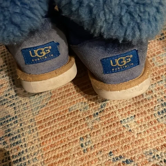 UGGS kids size 13 - BLUe - Picture 6 of 7